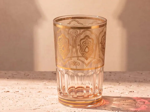 Il calice olfattivo in vetro decorato a oro